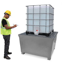 Ultra-IBC Spill Pallet en acier, Capacit&eacute; de d&eacute;versement 370 gal. US, 57,6" x 34,7" x 56,9" St. Lawrence Industrial & Safety Supply