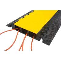 Protecteur de c&acirc;bles en polyur&eacute;thane, 3 canaux, 35,43" lo x 19,69" la x 3" h St. Lawrence Industrial & Safety Supply