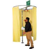 Rideau de s&eacute;curit&eacute; pour douche mont&eacute; sur tube St. Lawrence Industrial & Safety Supply