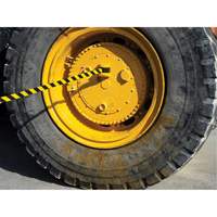 Syst&egrave;me de barri&egrave;re de s&eacute;curit&eacute; HAZLOK, Plastique, Fixation magn&eacute;tique, 30', Ruban Noir et jaune St. Lawrence Industrial & Safety Supply