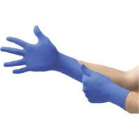 Gants jetables N21 MICROFLEX, 6,5/7/Petit, Nitrile, 4,7 mils/5,5-mil, Sans poudre, Cobalt, Classe 2 St. Lawrence Industrial & Safety Supply