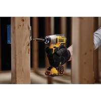 Ensemble de tournevis &agrave; percussion avec moteur sans balai Xtreme, 1/4", 1450 lb-po Couple max., 12 V, Lithium-ion St. Lawrence Industrial & Safety Supply