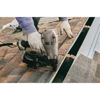Cloueuse pneumatique &agrave; rouleau 15° pour toiture St. Lawrence Industrial & Safety Supply
