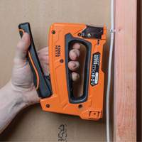 Agrafeuse pour c&acirc;blage libre, Agrafes 5/16"/1/4"/11/32" St. Lawrence Industrial & Safety Supply