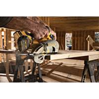 Scie circulaire sans balai Flexvolt Max avec frein &eacute;lectrique (outil seulement), 7-1/4", 60 V St. Lawrence Industrial & Safety Supply
