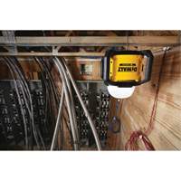 Baladeuse polyvalent sans fil Tool Connect 20V Max, DEL, 5000 lumens, Boîtier en Plastique St. Lawrence Industrial & Safety Supply