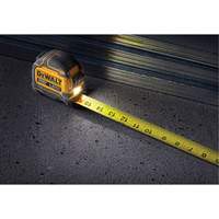Ruban &agrave; mesurer &agrave; lampe DEL TOUGHSERIES, 25' St. Lawrence Industrial & Safety Supply