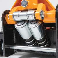 Cric &agrave; planchers pour usage intensif, 3 tonne(s) Capacit&eacute;, 5-1/4" Abaiss&eacute;e, 18-1/4" &eacute;lev&eacute;e, Hydraulique &agrave; main St. Lawrence Industrial & Safety Supply