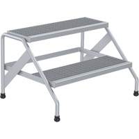 Escabeau en aluminium, 2 marche(s), 32-13/16" la x 24-9/16" lo x 20" h, Capacit&eacute; 500 lb St. Lawrence Industrial & Safety Supply